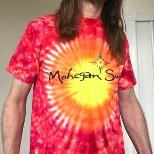 2000s Mohegan Sun tie dye tee